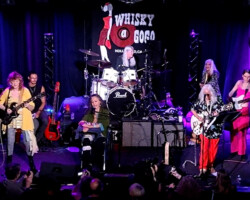 Another performance shot. June commented that they have two drummers, two bass players, and two guitarists, but only one Jean. And it's so true.